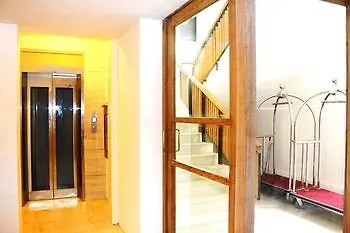The Colonial Residence And Suites Дакка Отель
